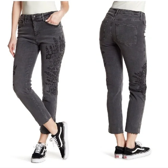 Free People cut-off Floral embroidered gray jeans Womens Size 26 Boho Stretchy - Picture 3 of 15